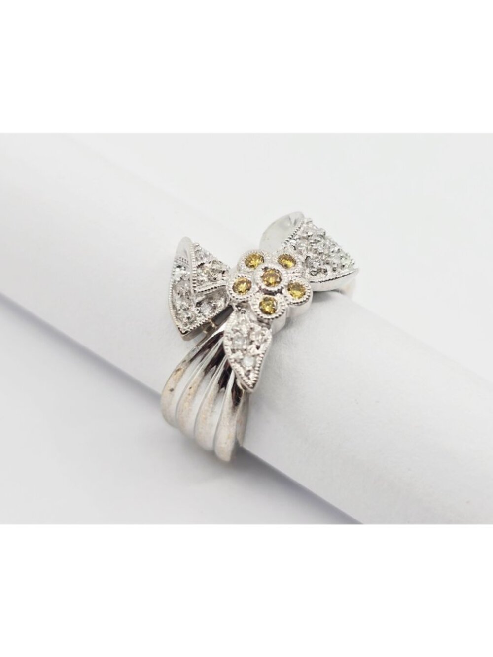 Beautiful 18K Karat Solid White Gold Yellow & White Diamond Bow Ring - Size 3.25 - Picture 2 of 16